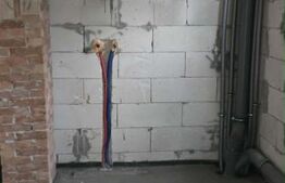 Casa etaj la rosu, 150 mp utili, 2460 mp teren, Campulung Moldovenesc 