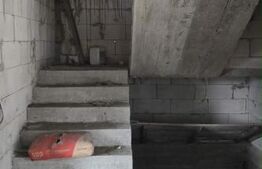 Casa etaj la rosu, 150 mp utili, 2460 mp teren, Campulung Moldovenesc 