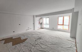 Apartament 3 camere, parter, bloc nou- zona Obcini
