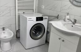 Casă de vânzare, 8 camere, 263 mp + 400 mp teren, în Câmpulung Moldovenesc 