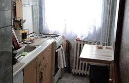 Apartament 2 camere, 40 mp, semidecomandat, etaj intermediar, zona Universității