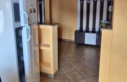 Apartament 2 camere , etaj intermediar, Radauti