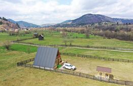 Cabană A-frame în Vama, 110 mp, 1800 mp teren 