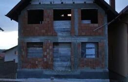 Casa la rosu Burdujeni. 189mp utili, D+P+1, 300 mp teren