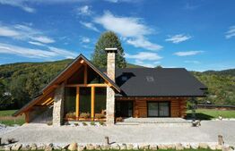 Cabana exclusivista din lemn rotund, 5500mp teren, Sucevita
