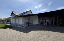 Casa modernă , 1000 mp teren , la 3,5 km de centrul orașului Suceava 