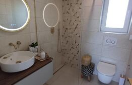 Casă cu 6 camere si piscina, Bulai - Moara
