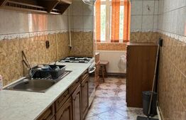 Apartament 3 camere, decomandat, 60 mp, etaj 1/4, zona George Enescu 