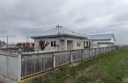 Casa 4 camere, 83 mp, 1000 mp teren, zona Dumbraveni