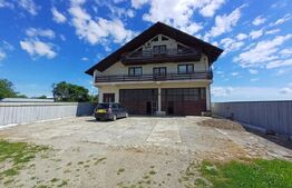 Casă cu 8 camere, 400 mp, 15 ari teren, Salcea