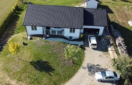 Casa  280 mp utili, 5000 mp teren, Patrauti - SV