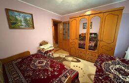 Apartament 3 camere, etaj intermediar, Radauti