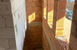 Case 3 camere, 115mp, zona Tisauti