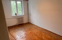 Apartament cu 3 camere, ultracentral, semidecomandat