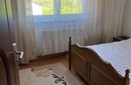 Apartament de vanzare, cu 3 camere, semidecomandat - in Vatra Dornei