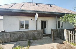 Casa + teren 900 mp, 20 ml deschidere la E85, zona Danila, Suceava