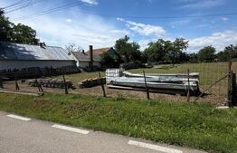 Teren intravilan, 1300 mp, front 24 ml, zona asfaltata Salcea 