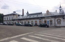 Vânzare clădire spații comerciale și de locuit