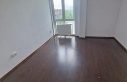 Apartament 3 camere, 93 mp, etaj 2, zona Șcheia 
