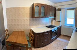 Apartament 3 camere, decomandat, zona Zamca