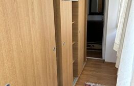 Apartament 3 camere, decomandat, zona Zamca