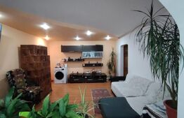 Apartament de vanzare, cu 3 camere, semidecomandat - in Vatra Dornei