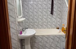 Apartament de vanzare, 4 camere, decomandat, 84 mp - Burdujeni