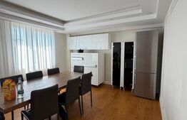 Apartament de lux, 200 mp, etaj intermediar, Radauti