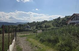 Casă de vacanță + 1000  mp teren, Gura Humorului 