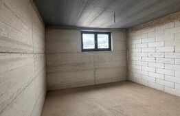 Casa de vanzare, 315 mp, 6 ari teren, 38 m front stradal, zona Plopeni