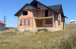 Casa cu etaj la rosu, 200 mp, 1000 mp teren, zona Scheia