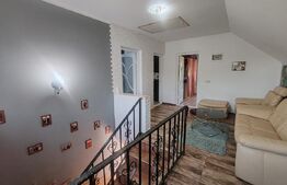 Casă spațioasă de vânzare, 140 mp utili, teren 11 ari, Hantesti