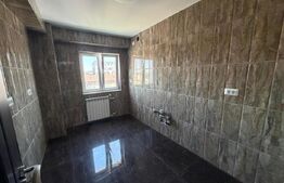 Apartamnet 3 camere . etaj intermediar , zona spital Radauti