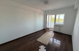 Apartamnet 3 camere . etaj intermediar , zona spital Radauti