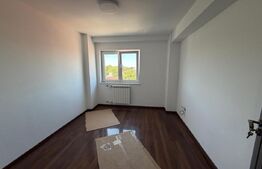 Apartamnet 3 camere . etaj intermediar , zona spital Radauti
