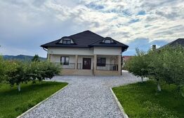 Casa individuala, 411 mp,  împreună cu 2000mp teren,  Gura Humorului, zona Toaca