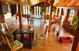 Hotel de vânzare, 2120 mp, zona Malini