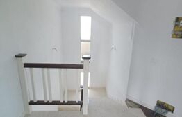 Casa de vanzare, 321 mp, teren 2650, zona Poiana Patrauti