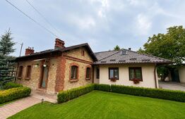 Casa de vanzare, 157 mp, teren 1427 mp, zona Burdujeni