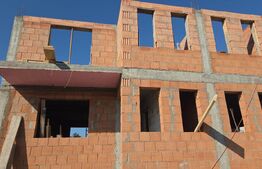 Casă duplex in constructie, 90 mp, teren 250 mp, zona Ipotesti