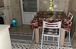 Apartament cu 3 camere, 63 mp, zona Obcini