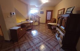 Vila de vanzare, 310 mp, teren 698 mp, zona Burdujeni