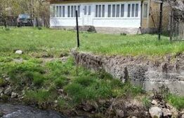 Casa de vanzare 100 mp, teren 3.500 mp, zona Pojorata