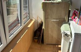 Apartament 3 camere, 81 mp, decomandat, zona SPITAL
