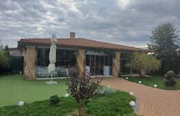 Pensiune cu 2 sali de evenimente, 820 mp, teren 6573 mp, zona Dragomirna