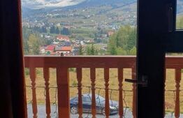 Cabana din bustean masiv si o suprafata de teren de 9000 mp in Vatra Dornei