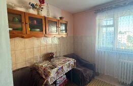 Apartament cu 3 camere, 66 mp, zona Zamca