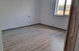 Casa tip duplex, 320 mp, zona Est