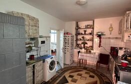 Casa de vanzare, 98 mp, zona Centrala, Radauti