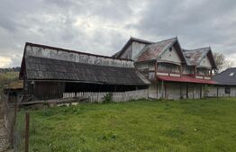 Fost han cu două clădiri și curte, de vânzare în Dealu Floreni